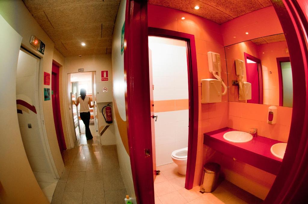 Cama en habitación compartida de 8 camas