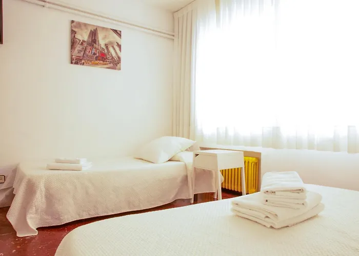 Barcelona City StreetHostal